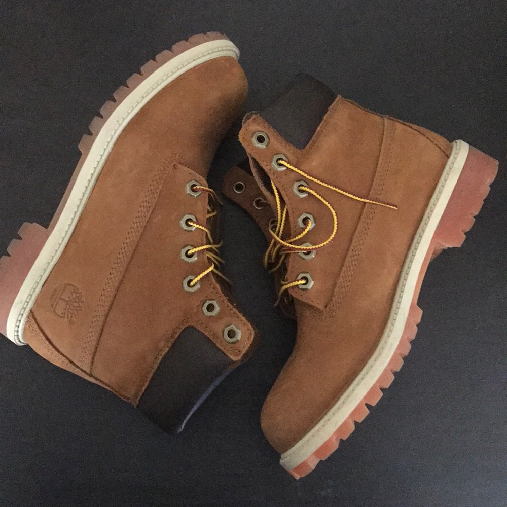 Timerbland boots size 4 big kids